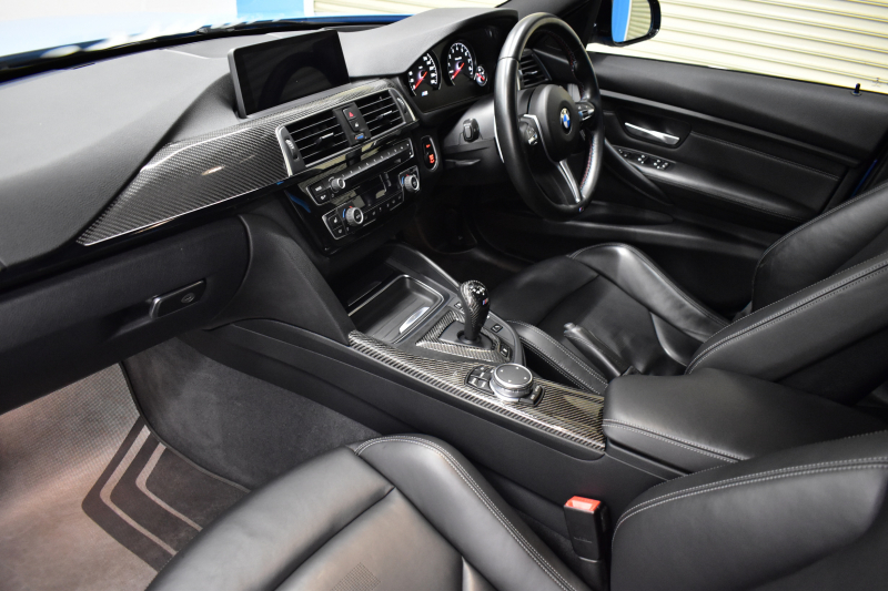 BMW Mシリーズ M3 MDCT 7速DCT ﾋｰﾀｰ付黒革 ｱﾀﾞﾌﾟﾃｨﾌﾞLEDﾍｯﾄﾞﾗｲﾄ&ﾃｰﾙ HUD ｵﾌﾟｼｮﾝ19AW 車線逸脱&歩行者警告 衝突軽減B ｶｰﾎﾞﾝR&ｲﾝﾃﾘｱ ﾀｯﾁﾊﾟｯﾄﾞiﾄﾞﾗｲﾌﾞHDDﾅﾋﾞ ﾌﾙｾｸﾞ Bｶﾒﾗ ﾄﾗﾝｸｽﾎﾟｲﾗｰ  2年保証