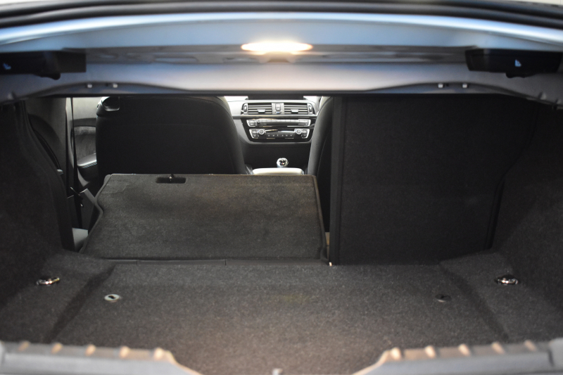 BMW Mシリーズ M2 MDCT 7速DCT LCI後期 ﾋｰﾀｰ付黒革 LEDﾍｯﾄﾞﾗｲﾄ&ﾃｰﾙ Mperformanceｶｽﾀﾑ ﾀｯﾁﾊﾟﾈﾙHDDﾅﾋﾞ Bｶﾒﾗ ﾘｱPDC 19AW 車線逸脱&歩行者警告 衝突軽減ﾌﾞﾚｰｷ ｶｰﾎﾞﾝｲﾝﾃﾘｱ 2年保証