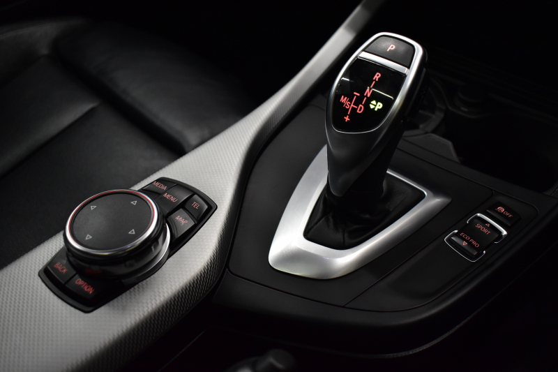 BMW 2シリーズ M235iｸｰﾍﾟ 『期間限定掲載！』 直6ﾀｰﾎﾞ 326馬力 ｻﾝﾙｰﾌ ﾋｰﾀｰ付黒革 ﾀｯﾁﾊﾟｯﾄﾞ式iﾄﾞﾗｲﾌﾞHDDﾅﾋﾞ Bｶﾒﾗ ﾘｱPDC  ｱﾀﾞﾌﾟﾃｨﾌﾞMｻｽﾍﾟﾝｼｮﾝ 大型ﾌﾞﾚｰｷｼｽﾃﾑ 18AW 車線逸脱&歩行者警告 衝突軽減ﾌﾞﾚｰｷ ﾊﾟﾄﾞﾙ ﾄﾞﾗﾊﾟﾌｫ DSRC 2年保証