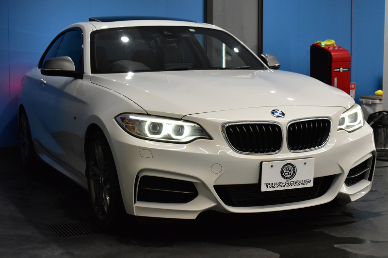 BMW 2シリーズ M235iｸｰﾍﾟ 『期間限定掲載！』 直6ﾀｰﾎﾞ 326馬力 ｻﾝﾙｰﾌ ﾋｰﾀｰ付黒革 ﾀｯﾁﾊﾟｯﾄﾞ式iﾄﾞﾗｲﾌﾞHDDﾅﾋﾞ Bｶﾒﾗ ﾘｱPDC  ｱﾀﾞﾌﾟﾃｨﾌﾞMｻｽﾍﾟﾝｼｮﾝ 大型ﾌﾞﾚｰｷｼｽﾃﾑ 18AW 車線逸脱&歩行者警告 衝突軽減ﾌﾞﾚｰｷ ﾊﾟﾄﾞﾙ ﾄﾞﾗﾊﾟﾌｫ DSRC 2年保証