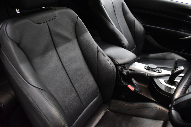 BMW 2シリーズ M235iｸｰﾍﾟ 『期間限定掲載！』 直6ﾀｰﾎﾞ 326馬力 ｻﾝﾙｰﾌ ﾋｰﾀｰ付黒革 ﾀｯﾁﾊﾟｯﾄﾞ式iﾄﾞﾗｲﾌﾞHDDﾅﾋﾞ Bｶﾒﾗ ﾘｱPDC  ｱﾀﾞﾌﾟﾃｨﾌﾞMｻｽﾍﾟﾝｼｮﾝ 大型ﾌﾞﾚｰｷｼｽﾃﾑ 18AW 車線逸脱&歩行者警告 衝突軽減ﾌﾞﾚｰｷ ﾊﾟﾄﾞﾙ ﾄﾞﾗﾊﾟﾌｫ DSRC 2年保証