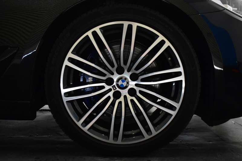 BMW 5シリーズ 530i Mｽﾎﾟｰﾂ 高出力ﾓﾃﾞﾙ ﾊｲﾗｲﾝP 全席ﾋｰﾀｰ付黒革 HUD LEDﾍｯﾄﾞﾗｲﾄ ACC LCW 全面液晶ﾒｰﾀｰ Mｽﾎﾟｰﾂﾌﾞﾚｰｷ ﾀｯﾁﾊﾟﾈﾙ対応iﾄﾞﾗｲﾌﾞHDDﾅﾋﾞﾌﾙｾｸﾞ 3Dﾋﾞｭｰ 車線逸脱&歩行者警告 衝突軽減B 19AW 2年保証