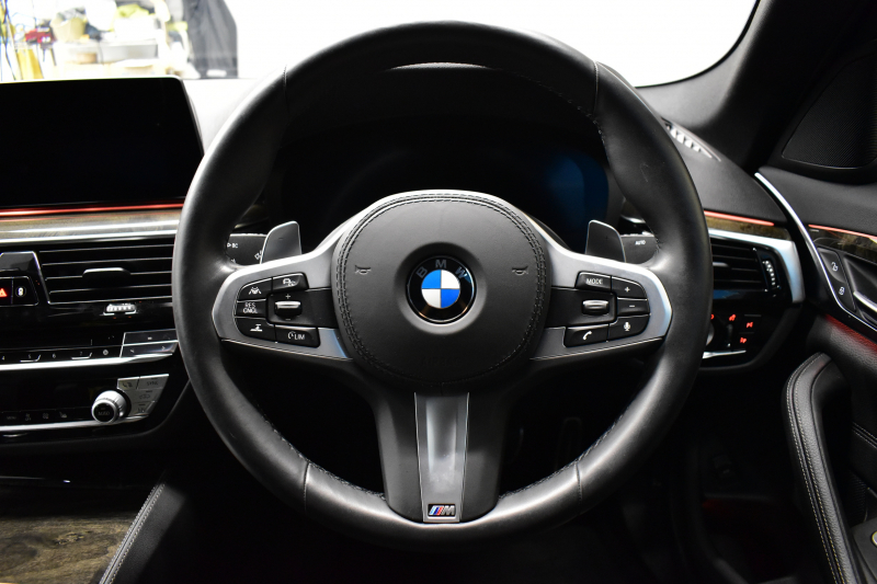 BMW 5シリーズ 530i Mｽﾎﾟｰﾂ 高出力ﾓﾃﾞﾙ ﾊｲﾗｲﾝP 全席ﾋｰﾀｰ付黒革 HUD LEDﾍｯﾄﾞﾗｲﾄ ACC LCW 全面液晶ﾒｰﾀｰ Mｽﾎﾟｰﾂﾌﾞﾚｰｷ ﾀｯﾁﾊﾟﾈﾙ対応iﾄﾞﾗｲﾌﾞHDDﾅﾋﾞﾌﾙｾｸﾞ 3Dﾋﾞｭｰ 車線逸脱&歩行者警告 衝突軽減B 19AW 2年保証