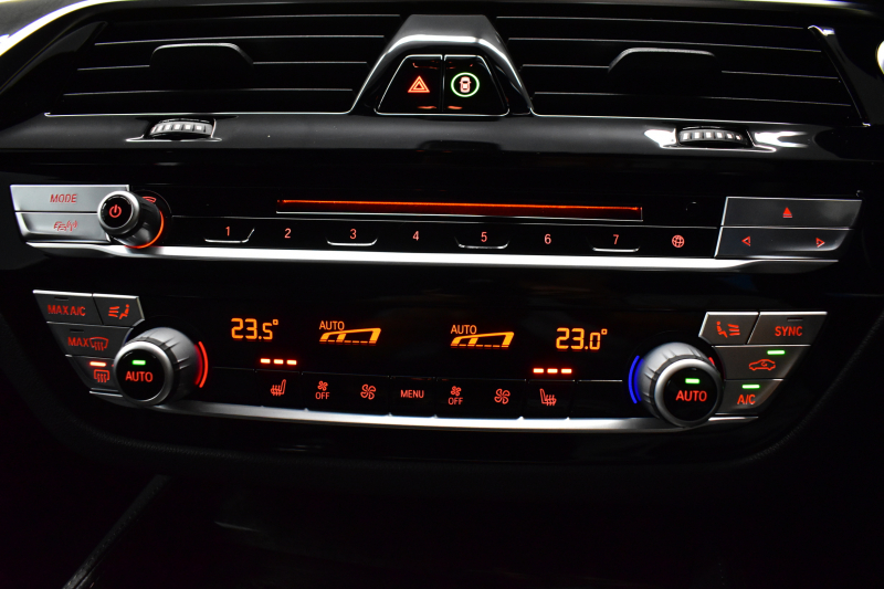 BMW 5シリーズ 530i Mｽﾎﾟｰﾂ 高出力ﾓﾃﾞﾙ ﾊｲﾗｲﾝP 全席ﾋｰﾀｰ付黒革 HUD LEDﾍｯﾄﾞﾗｲﾄ ACC LCW 全面液晶ﾒｰﾀｰ Mｽﾎﾟｰﾂﾌﾞﾚｰｷ ﾀｯﾁﾊﾟﾈﾙ対応iﾄﾞﾗｲﾌﾞHDDﾅﾋﾞﾌﾙｾｸﾞ 3Dﾋﾞｭｰ 車線逸脱&歩行者警告 衝突軽減B 19AW 2年保証