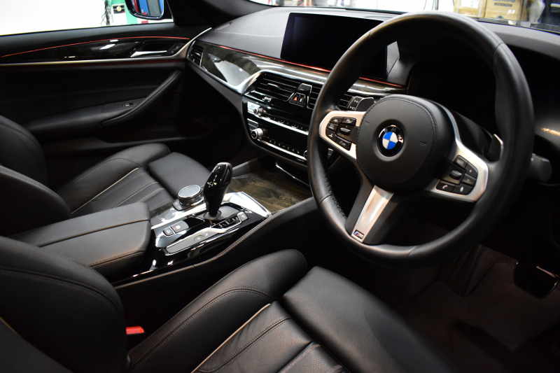 BMW 5シリーズ 530i Mｽﾎﾟｰﾂ 高出力ﾓﾃﾞﾙ ﾊｲﾗｲﾝP 全席ﾋｰﾀｰ付黒革 HUD LEDﾍｯﾄﾞﾗｲﾄ ACC LCW 全面液晶ﾒｰﾀｰ Mｽﾎﾟｰﾂﾌﾞﾚｰｷ ﾀｯﾁﾊﾟﾈﾙ対応iﾄﾞﾗｲﾌﾞHDDﾅﾋﾞﾌﾙｾｸﾞ 3Dﾋﾞｭｰ 車線逸脱&歩行者警告 衝突軽減B 19AW 2年保証