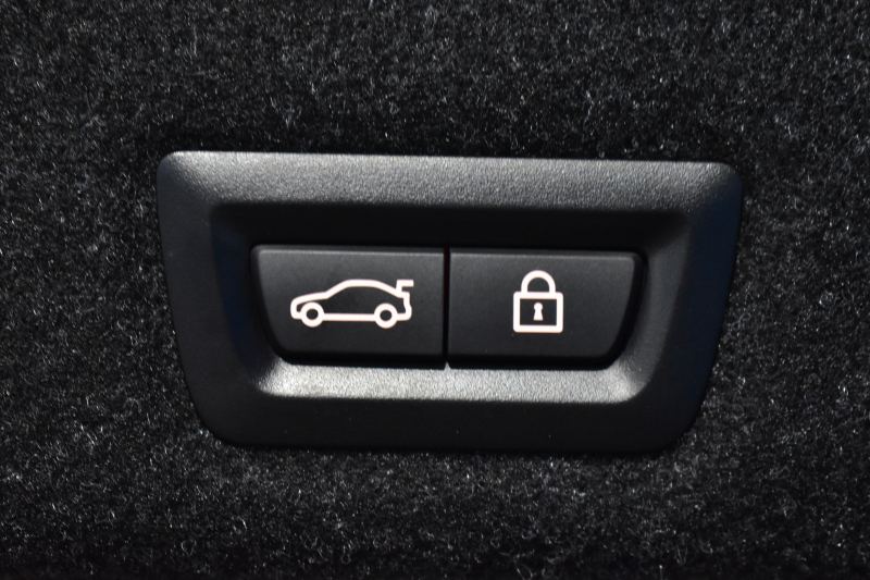 BMW 5シリーズ 530i Mｽﾎﾟｰﾂ 高出力ﾓﾃﾞﾙ ﾊｲﾗｲﾝP 全席ﾋｰﾀｰ付黒革 HUD LEDﾍｯﾄﾞﾗｲﾄ ACC LCW 全面液晶ﾒｰﾀｰ Mｽﾎﾟｰﾂﾌﾞﾚｰｷ ﾀｯﾁﾊﾟﾈﾙ対応iﾄﾞﾗｲﾌﾞHDDﾅﾋﾞﾌﾙｾｸﾞ 3Dﾋﾞｭｰ 車線逸脱&歩行者警告 衝突軽減B 19AW 2年保証