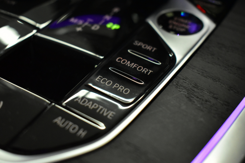 BMW X7 Xdrive 35d Mｽﾎﾟｰﾂ ｳｪﾙﾈｽP 6人乗り ﾊﾟﾉﾗﾏｶﾞﾗｽSR BMWﾚｰｻﾞｰLED 全席ﾋｰﾀｰ付茶革 Fﾍﾞﾝﾁﾚｰｼｮﾝ&ﾏｯｻｰｼﾞ Dｱｼｽﾄﾌﾟﾛ ACC HUD BMWﾗｲﾌﾞｺｯｸﾋﾟｯﾄ ﾀｯﾁﾊﾟﾈﾙﾅﾋﾞ3Dﾋﾞｭｰ ﾌﾙｾｸﾞ ﾊｰﾏﾝｶｰﾄﾞﾝ Apple CarPlay 液晶ﾒｰﾀｰ 21AW 2年保証