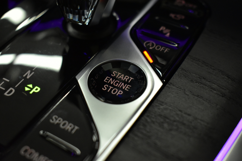 BMW X7 Xdrive 35d Mｽﾎﾟｰﾂ ｳｪﾙﾈｽP 6人乗り ﾊﾟﾉﾗﾏｶﾞﾗｽSR BMWﾚｰｻﾞｰLED 全席ﾋｰﾀｰ付茶革 Fﾍﾞﾝﾁﾚｰｼｮﾝ&ﾏｯｻｰｼﾞ Dｱｼｽﾄﾌﾟﾛ ACC HUD BMWﾗｲﾌﾞｺｯｸﾋﾟｯﾄ ﾀｯﾁﾊﾟﾈﾙﾅﾋﾞ3Dﾋﾞｭｰ ﾌﾙｾｸﾞ ﾊｰﾏﾝｶｰﾄﾞﾝ Apple CarPlay 液晶ﾒｰﾀｰ 21AW 2年保証