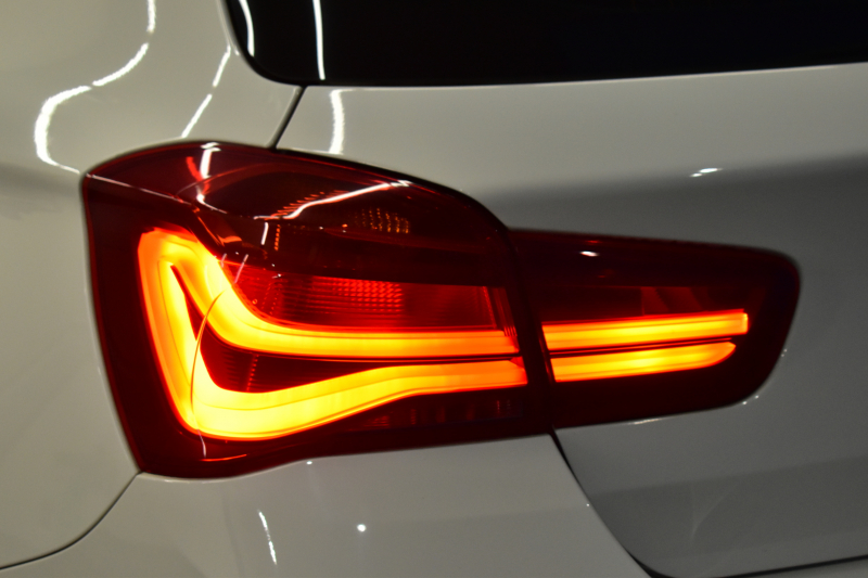 BMW 1シリーズ BMW 118d Mｽﾎﾟｰﾂ ｴﾃﾞｨｼｮﾝｼｬﾄﾞｰ 『期間限定掲載！』 1ｵ-ﾅ 特別限定車  ﾋｰﾀｰ付茶革  ﾀﾞｰｸLEDﾍｯﾄﾞﾗｲﾄ&ﾃｰﾙ 追従ACC  ﾀｯﾁﾊﾟﾈﾙHDDﾅﾋﾞBｶﾒﾗ Bluetoothｵｰﾃﾞｨｵ 衝突軽減ﾌﾞﾚｰｷ 車線逸脱&歩行者警告 2年保証