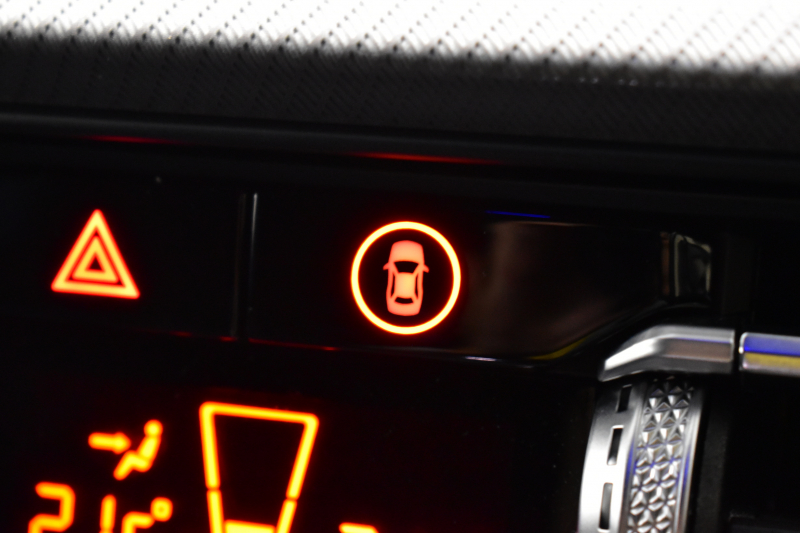 BMW 1シリーズ M135i xDrive ｽﾄﾘｰﾄﾚｰｻｰ 40台限定車 新車保証R7年8月迄 Mperformanceﾊﾟｰﾂ 4WD 可変ｻｽﾍﾟﾝｼｮﾝ Mｽﾎﾟｰﾂﾌﾞﾚｰｷ ACC BMWﾗｲﾌﾞｺｯｸﾋﾟｯﾄ ﾋｰﾀｰ付ｱﾙｶﾝﾀｰﾗｺﾝﾋﾞｽﾎﾟｰﾂｼｰﾄ ﾀｯﾁﾊﾟﾈﾙﾅﾋﾞ ｱｯﾌﾟﾙｶｰﾌﾟﾚｲ LEDﾍｯﾄﾞﾗｲﾄ 2年保証