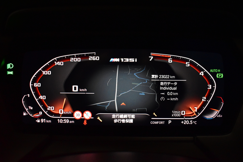 BMW 1シリーズ M135i xDrive ｽﾄﾘｰﾄﾚｰｻｰ 40台限定車 新車保証R7年8月迄 Mperformanceﾊﾟｰﾂ 4WD 可変ｻｽﾍﾟﾝｼｮﾝ Mｽﾎﾟｰﾂﾌﾞﾚｰｷ ACC BMWﾗｲﾌﾞｺｯｸﾋﾟｯﾄ ﾋｰﾀｰ付ｱﾙｶﾝﾀｰﾗｺﾝﾋﾞｽﾎﾟｰﾂｼｰﾄ ﾀｯﾁﾊﾟﾈﾙﾅﾋﾞ ｱｯﾌﾟﾙｶｰﾌﾟﾚｲ LEDﾍｯﾄﾞﾗｲﾄ 2年保証