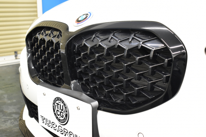 BMW 1シリーズ M135i xDrive ｽﾄﾘｰﾄﾚｰｻｰ 40台限定車 新車保証R7年8月迄 Mperformanceﾊﾟｰﾂ 4WD 可変ｻｽﾍﾟﾝｼｮﾝ Mｽﾎﾟｰﾂﾌﾞﾚｰｷ ACC BMWﾗｲﾌﾞｺｯｸﾋﾟｯﾄ ﾋｰﾀｰ付ｱﾙｶﾝﾀｰﾗｺﾝﾋﾞｽﾎﾟｰﾂｼｰﾄ ﾀｯﾁﾊﾟﾈﾙﾅﾋﾞ ｱｯﾌﾟﾙｶｰﾌﾟﾚｲ LEDﾍｯﾄﾞﾗｲﾄ 2年保証