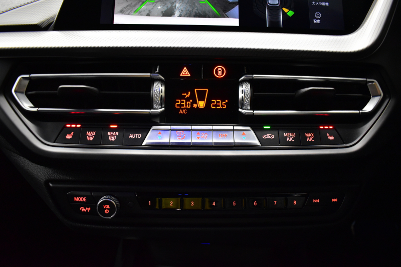 BMW 1シリーズ M135i xDrive ｽﾄﾘｰﾄﾚｰｻｰ 40台限定車 新車保証R7年8月迄 Mperformanceﾊﾟｰﾂ 4WD 可変ｻｽﾍﾟﾝｼｮﾝ Mｽﾎﾟｰﾂﾌﾞﾚｰｷ ACC BMWﾗｲﾌﾞｺｯｸﾋﾟｯﾄ ﾋｰﾀｰ付ｱﾙｶﾝﾀｰﾗｺﾝﾋﾞｽﾎﾟｰﾂｼｰﾄ ﾀｯﾁﾊﾟﾈﾙﾅﾋﾞ ｱｯﾌﾟﾙｶｰﾌﾟﾚｲ LEDﾍｯﾄﾞﾗｲﾄ 2年保証