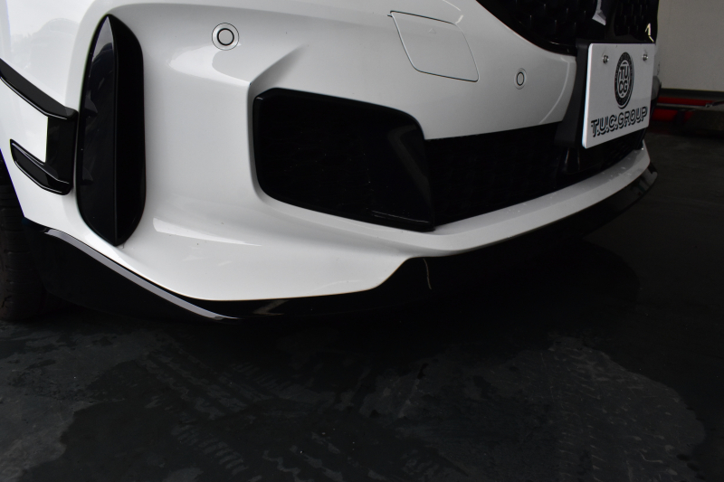 BMW 1シリーズ M135i xDrive ｽﾄﾘｰﾄﾚｰｻｰ 40台限定車 新車保証R7年8月迄 Mperformanceﾊﾟｰﾂ 4WD 可変ｻｽﾍﾟﾝｼｮﾝ Mｽﾎﾟｰﾂﾌﾞﾚｰｷ ACC BMWﾗｲﾌﾞｺｯｸﾋﾟｯﾄ ﾋｰﾀｰ付ｱﾙｶﾝﾀｰﾗｺﾝﾋﾞｽﾎﾟｰﾂｼｰﾄ ﾀｯﾁﾊﾟﾈﾙﾅﾋﾞ ｱｯﾌﾟﾙｶｰﾌﾟﾚｲ LEDﾍｯﾄﾞﾗｲﾄ 2年保証