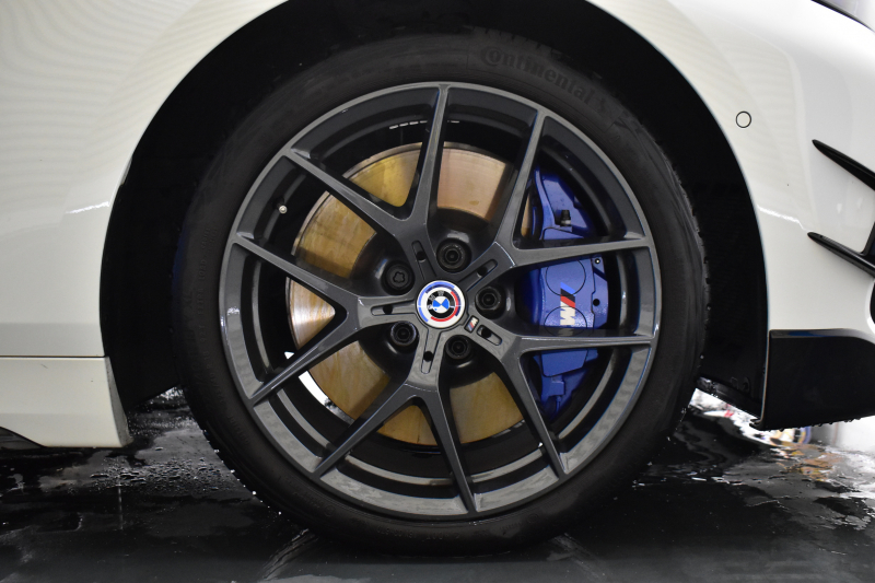 BMW 1シリーズ M135i xDrive ｽﾄﾘｰﾄﾚｰｻｰ 40台限定車 新車保証R7年8月迄 Mperformanceﾊﾟｰﾂ 4WD 可変ｻｽﾍﾟﾝｼｮﾝ Mｽﾎﾟｰﾂﾌﾞﾚｰｷ ACC BMWﾗｲﾌﾞｺｯｸﾋﾟｯﾄ ﾋｰﾀｰ付ｱﾙｶﾝﾀｰﾗｺﾝﾋﾞｽﾎﾟｰﾂｼｰﾄ ﾀｯﾁﾊﾟﾈﾙﾅﾋﾞ ｱｯﾌﾟﾙｶｰﾌﾟﾚｲ LEDﾍｯﾄﾞﾗｲﾄ 2年保証