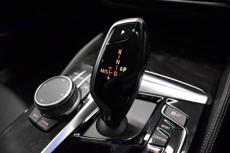BMW 5シリーズ 530e Mｽﾎﾟｰﾂ PHEV ｻﾝﾙｰﾌ ﾊｲﾗｲﾝP 全席ﾋｰﾀｰ付黒革 Mｽﾎﾟｰﾂﾌﾞﾚｰｷ LEDﾍｯﾄﾞﾗｲﾄ ACC HUD 車線変更&逸脱&歩行者警告 衝突軽減B ｼﾞｪｽﾁｬｰC付ﾀｯﾁﾊﾟﾈﾙHDDﾅﾋﾞﾌﾙｾｸﾞ 全周囲ｶﾒﾗ3Dﾋﾞｭｰ 液晶ﾒｰﾀｰ 電動ﾄﾗﾝｸ 19AW 2年保証