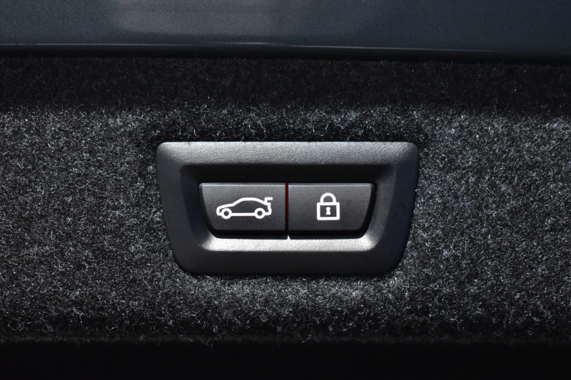 BMW 5シリーズ 530e Mｽﾎﾟｰﾂ PHEV ｻﾝﾙｰﾌ ﾊｲﾗｲﾝP 全席ﾋｰﾀｰ付黒革 Mｽﾎﾟｰﾂﾌﾞﾚｰｷ LEDﾍｯﾄﾞﾗｲﾄ ACC HUD 車線変更&逸脱&歩行者警告 衝突軽減B ｼﾞｪｽﾁｬｰC付ﾀｯﾁﾊﾟﾈﾙHDDﾅﾋﾞﾌﾙｾｸﾞ 全周囲ｶﾒﾗ3Dﾋﾞｭｰ 液晶ﾒｰﾀｰ 電動ﾄﾗﾝｸ 19AW 2年保証