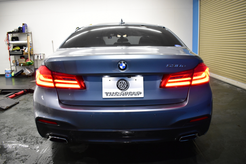 BMW 5シリーズ 530e Mｽﾎﾟｰﾂ PHEV ｻﾝﾙｰﾌ ﾊｲﾗｲﾝP 全席ﾋｰﾀｰ付黒革 Mｽﾎﾟｰﾂﾌﾞﾚｰｷ LEDﾍｯﾄﾞﾗｲﾄ ACC HUD 車線変更&逸脱&歩行者警告 衝突軽減B ｼﾞｪｽﾁｬｰC付ﾀｯﾁﾊﾟﾈﾙHDDﾅﾋﾞﾌﾙｾｸﾞ 全周囲ｶﾒﾗ3Dﾋﾞｭｰ 液晶ﾒｰﾀｰ 電動ﾄﾗﾝｸ 19AW 2年保証