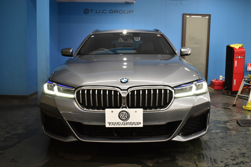 BMW 5シリーズ 523d ﾂｰﾘﾝｸﾞ Xﾄﾞﾗｲﾌﾞ Mｽﾎﾟｰﾂ ｴﾃﾞｨｼｮﾝｼﾞｮｲ+ LCI後期 4WD ｴｸｽｸﾙｰｼﾌﾞﾅｯﾊﾟﾚｻﾞｰP ｲﾉﾍﾞｰｼｮﾝP Fﾍﾞﾝﾁ＆全席ﾋｰﾀｰ&ｴｸｽｸﾙｰｼﾌﾞﾅｯﾊﾟ茶革 新ﾃﾞｻﾞｲﾝﾚｰｻﾞｰLEDﾍｯﾄﾞﾗｲﾄ HUD  ﾗｲﾌﾞｺｸﾋﾟｯﾄ ACC HUD LCW 3Dﾋﾞｭｰ ﾌﾙｾｸﾞ 2年保証