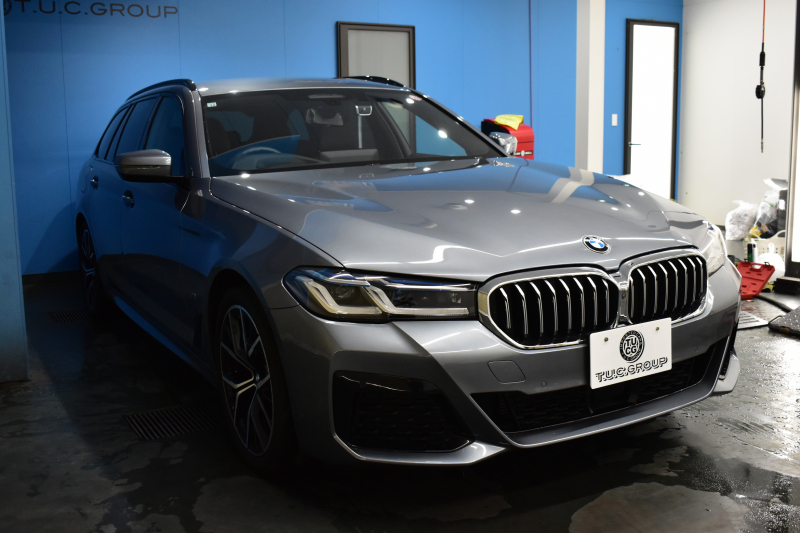 BMW 5シリーズ 523d ﾂｰﾘﾝｸﾞ Xﾄﾞﾗｲﾌﾞ Mｽﾎﾟｰﾂ ｴﾃﾞｨｼｮﾝｼﾞｮｲ+ LCI後期 4WD ｴｸｽｸﾙｰｼﾌﾞﾅｯﾊﾟﾚｻﾞｰP ｲﾉﾍﾞｰｼｮﾝP Fﾍﾞﾝﾁ＆全席ﾋｰﾀｰ&ｴｸｽｸﾙｰｼﾌﾞﾅｯﾊﾟ茶革 新ﾃﾞｻﾞｲﾝﾚｰｻﾞｰLEDﾍｯﾄﾞﾗｲﾄ HUD  ﾗｲﾌﾞｺｸﾋﾟｯﾄ ACC HUD LCW 3Dﾋﾞｭｰ ﾌﾙｾｸﾞ 2年保証