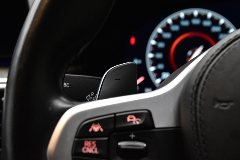 BMW 5シリーズ 530e Mｽﾎﾟｰﾂ PHEV ｻﾝR ｲﾉﾍﾞｰｼｮﾝ&ﾊｲﾗｲﾝP 変更後全面液晶ﾒｰﾀｰ 4ｿﾞｰﾝAC 全席ﾋｰﾀｰ付黒革 Mｽﾎﾟｰﾂﾌﾞﾚｰｷ LEDﾍｯﾄﾞﾗｲﾄ ACC HUD LCW ﾊｰﾏﾝｶｰﾄﾞﾝ  ｼﾞｪｽﾁｬｰC付ﾀｯﾁﾊﾟﾈﾙHDDﾅﾋﾞﾌﾙｾｸﾞ 全周ｶﾒﾗ3Dﾋﾞｭｰ 電動ﾄﾗﾝｸ 19AW ﾜｲﾔﾚｽ充電 2年保証