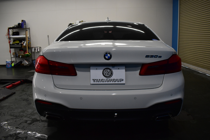 BMW 5シリーズ 530e Mｽﾎﾟｰﾂ PHEV ｻﾝR ｲﾉﾍﾞｰｼｮﾝ&ﾊｲﾗｲﾝP 変更後全面液晶ﾒｰﾀｰ 4ｿﾞｰﾝAC 全席ﾋｰﾀｰ付黒革 Mｽﾎﾟｰﾂﾌﾞﾚｰｷ LEDﾍｯﾄﾞﾗｲﾄ ACC HUD LCW ﾊｰﾏﾝｶｰﾄﾞﾝ  ｼﾞｪｽﾁｬｰC付ﾀｯﾁﾊﾟﾈﾙHDDﾅﾋﾞﾌﾙｾｸﾞ 全周ｶﾒﾗ3Dﾋﾞｭｰ 電動ﾄﾗﾝｸ 19AW ﾜｲﾔﾚｽ充電 2年保証