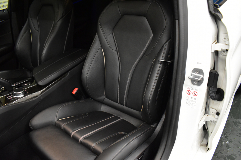 BMW 5シリーズ 530e Mｽﾎﾟｰﾂ PHEV ｻﾝR ｲﾉﾍﾞｰｼｮﾝ&ﾊｲﾗｲﾝP 変更後全面液晶ﾒｰﾀｰ 4ｿﾞｰﾝAC 全席ﾋｰﾀｰ付黒革 Mｽﾎﾟｰﾂﾌﾞﾚｰｷ LEDﾍｯﾄﾞﾗｲﾄ ACC HUD LCW ﾊｰﾏﾝｶｰﾄﾞﾝ  ｼﾞｪｽﾁｬｰC付ﾀｯﾁﾊﾟﾈﾙHDDﾅﾋﾞﾌﾙｾｸﾞ 全周ｶﾒﾗ3Dﾋﾞｭｰ 電動ﾄﾗﾝｸ 19AW ﾜｲﾔﾚｽ充電 2年保証