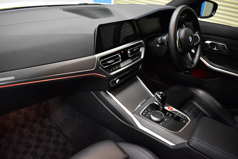 BMW 3シリーズ M340i Xﾄﾞﾗｲﾌﾞ ｲﾉﾍﾞｰｼｮﾝP ﾋｰﾀｰ付黒革 ACC HUD ﾚｰｻﾞｰLEDﾗｲﾄ 可変Mｻｽ Mｽﾎﾟｰﾂﾌﾞﾚｰｷ ｼﾞｪｽﾁｬｰCﾀｯﾁﾊﾟﾈﾙﾅﾋﾞ全周囲ｶﾒ駐車ｱｼｽﾄ ﾊｰﾏﾝｶｰﾄﾞﾝｽﾋﾟｰｶｰ Mperformanceｶｰﾎﾞﾝｲﾝﾃﾘｱﾄﾘﾑ 側面衝突&車線変更&逸脱警告 2年保証
