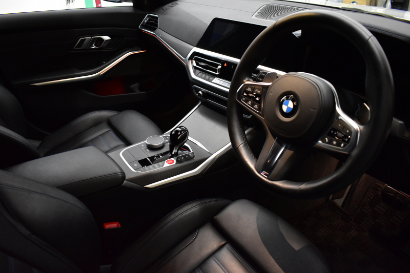BMW 3シリーズ M340i Xﾄﾞﾗｲﾌﾞ ｲﾉﾍﾞｰｼｮﾝP ﾋｰﾀｰ付黒革 ACC HUD ﾚｰｻﾞｰLEDﾗｲﾄ 可変Mｻｽ Mｽﾎﾟｰﾂﾌﾞﾚｰｷ ｼﾞｪｽﾁｬｰCﾀｯﾁﾊﾟﾈﾙﾅﾋﾞ全周囲ｶﾒ駐車ｱｼｽﾄ ﾊｰﾏﾝｶｰﾄﾞﾝｽﾋﾟｰｶｰ Mperformanceｶｰﾎﾞﾝｲﾝﾃﾘｱﾄﾘﾑ 側面衝突&車線変更&逸脱警告 2年保証