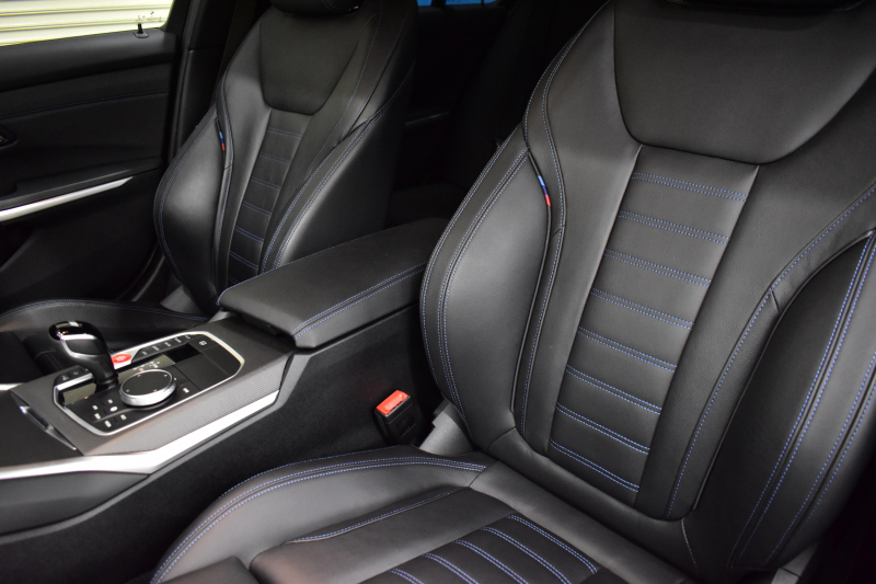 BMW 3シリーズ M340i Xﾄﾞﾗｲﾌﾞ ｲﾉﾍﾞｰｼｮﾝP ﾋｰﾀｰ付黒革 ACC HUD ﾚｰｻﾞｰLEDﾗｲﾄ 可変Mｻｽ Mｽﾎﾟｰﾂﾌﾞﾚｰｷ ｼﾞｪｽﾁｬｰCﾀｯﾁﾊﾟﾈﾙﾅﾋﾞ全周囲ｶﾒ駐車ｱｼｽﾄ ﾊｰﾏﾝｶｰﾄﾞﾝｽﾋﾟｰｶｰ Mperformanceｶｰﾎﾞﾝｲﾝﾃﾘｱﾄﾘﾑ 側面衝突&車線変更&逸脱警告 2年保証