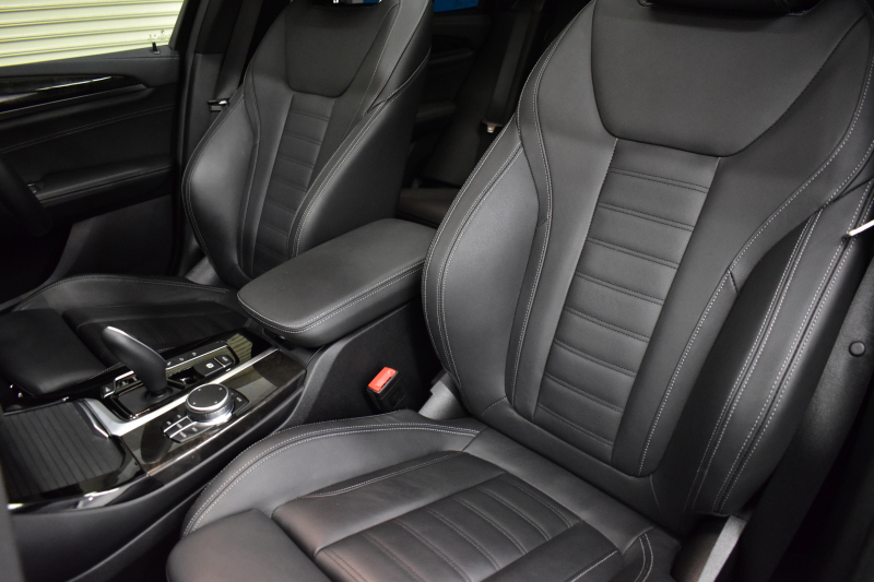 BMW X3 M40d ｾﾚｸﾄ&ﾊｲﾗｲﾝﾊﾟｯｹｰｼﾞ 326馬力 ﾊﾟﾉﾗﾏｻﾝﾙｰﾌ 全席ﾋｰﾀｰ付黒革 ﾊｰﾏﾝｶｰﾄﾞﾝ 21AW 追従ACC HUD ｽﾃｱﾘﾝｸﾞｻﾎﾟｰﾄ ﾀｯﾁﾊﾟﾈﾙﾅﾋﾞ ﾌﾙｾｸﾞ 全周囲ｶﾒﾗ3Dﾋﾞｭｰ LEDﾍｯﾄﾞﾗｲﾄ 電動Rｹﾞｰﾄ ﾜｲﾔﾚｽ充電 液晶ﾒｰﾀｰ 2年保証