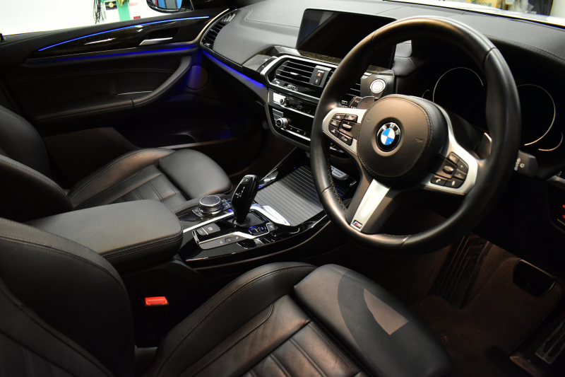 BMW X3 M40d ｾﾚｸﾄ&ﾊｲﾗｲﾝﾊﾟｯｹｰｼﾞ 326馬力 ﾊﾟﾉﾗﾏｻﾝﾙｰﾌ 全席ﾋｰﾀｰ付黒革 ﾊｰﾏﾝｶｰﾄﾞﾝ 21AW 追従ACC HUD ｽﾃｱﾘﾝｸﾞｻﾎﾟｰﾄ ﾀｯﾁﾊﾟﾈﾙﾅﾋﾞ ﾌﾙｾｸﾞ 全周囲ｶﾒﾗ3Dﾋﾞｭｰ LEDﾍｯﾄﾞﾗｲﾄ 電動Rｹﾞｰﾄ ﾜｲﾔﾚｽ充電 液晶ﾒｰﾀｰ 2年保証