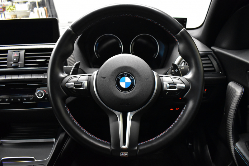 BMW Mシリーズ M2 MDCT 7速DCT LCI後期 ﾋｰﾀｰ付黒革 LEDﾍｯﾄﾞﾗｲﾄ&ﾃｰﾙ ﾀｯﾁﾊﾟﾈﾙHDDﾅﾋﾞ Bｶﾒﾗ ﾘｱPDC 19AW 車線逸脱&歩行者警告 衝突軽減ﾌﾞﾚｰｷ ｶｰﾎﾞﾝｲﾝﾃﾘｱ 2年保証