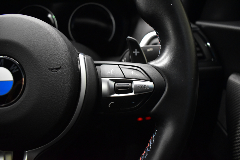 BMW Mシリーズ M2 MDCT 7速DCT LCI後期 ﾋｰﾀｰ付黒革 LEDﾍｯﾄﾞﾗｲﾄ&ﾃｰﾙ ﾀｯﾁﾊﾟﾈﾙHDDﾅﾋﾞ Bｶﾒﾗ ﾘｱPDC 19AW 車線逸脱&歩行者警告 衝突軽減ﾌﾞﾚｰｷ ｶｰﾎﾞﾝｲﾝﾃﾘｱ 2年保証