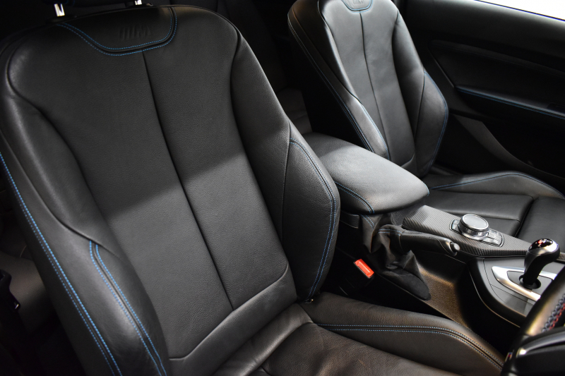 BMW Mシリーズ M2 MDCT 7速DCT LCI後期 ﾋｰﾀｰ付黒革 LEDﾍｯﾄﾞﾗｲﾄ&ﾃｰﾙ ﾀｯﾁﾊﾟﾈﾙHDDﾅﾋﾞ Bｶﾒﾗ ﾘｱPDC 19AW 車線逸脱&歩行者警告 衝突軽減ﾌﾞﾚｰｷ ｶｰﾎﾞﾝｲﾝﾃﾘｱ 2年保証