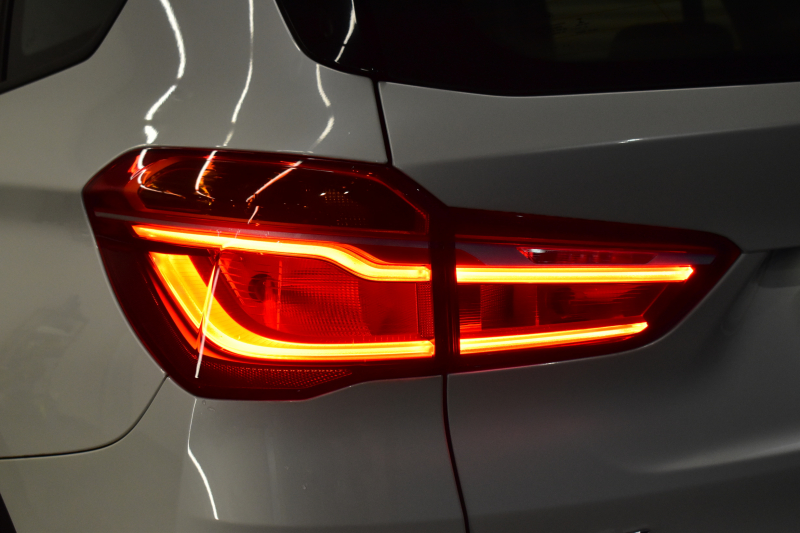 BMW X1 Xdrive18d Xﾗｲﾝ 中期 期間限定特別掲載 4WD 1ｵｰﾅｰ ﾊｲﾗｲﾝ&ｺﾝﾌｫｰﾄ&ｱﾄﾞﾊﾞﾝｽﾄﾞｱｸﾃｨﾌﾞｾｰﾌﾃｨP 追従ACC HUD ﾋｰﾀｰ付電動黒革 LEDﾍｯﾄﾞﾗｲﾄ 衝突軽減B ﾀｯﾁﾊﾟﾈﾙﾅﾋﾞ Bｶﾒﾗ 前後PDC Pｱｼｽﾄ 電動Rｹﾞｰﾄ ｽﾏｰﾄｷｰ 18AW 2年保証