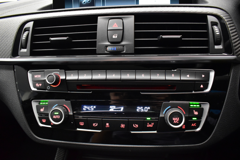 BMW Mシリーズ M2 6速MT LCI後期 ｾﾚｸﾄP ｻﾝﾙｰﾌ ﾋｰﾀｰ付黒革 LEDﾍｯﾄﾞﾗｲﾄ&ﾃｰﾙ ﾀｯﾁﾊﾟﾈﾙHDDﾅﾋﾞ Bｶﾒﾗ ﾘｱPDC 19AW 車線逸脱&歩行者警告 衝突軽減ﾌﾞﾚｰｷ ｶｰﾎﾞﾝｲﾝﾃﾘｱ ｶｰﾎﾞﾝﾄﾗﾝｸｽﾎﾟｲﾗｰ iｽﾄｯﾌﾟ ｽﾏｰﾄｷｰ 2年保証