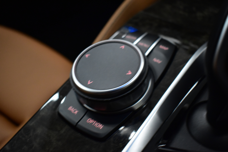 BMW 5シリーズ 530e Mｽﾎﾟｰﾂ ｴﾃﾞｨｼｮﾝｼﾞｮｲ+ LCI後期 PHEV 全席ﾋｰﾀｰ付茶革 新ﾃﾞｻﾞｲﾝLEDﾍｯﾄﾞﾗｲﾄ 可変ｻｽﾍﾟﾝｼｮﾝ ﾗｲﾌﾞｺｸﾋﾟｯﾄ ACC HUD LCW ﾀｯﾁﾊﾟﾈﾙﾅﾋﾞ3Dﾋﾞｭｰ全周囲ｶﾒ ﾌﾙｾｸﾞ 電動ﾄﾗﾝｸ 2年保証