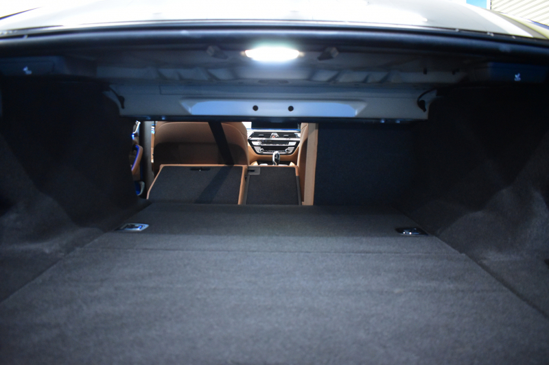 BMW 5シリーズ 530e Mｽﾎﾟｰﾂ ｴﾃﾞｨｼｮﾝｼﾞｮｲ+ LCI後期 PHEV 全席ﾋｰﾀｰ付茶革 新ﾃﾞｻﾞｲﾝLEDﾍｯﾄﾞﾗｲﾄ 可変ｻｽﾍﾟﾝｼｮﾝ ﾗｲﾌﾞｺｸﾋﾟｯﾄ ACC HUD LCW ﾀｯﾁﾊﾟﾈﾙﾅﾋﾞ3Dﾋﾞｭｰ全周囲ｶﾒ ﾌﾙｾｸﾞ 電動ﾄﾗﾝｸ 2年保証