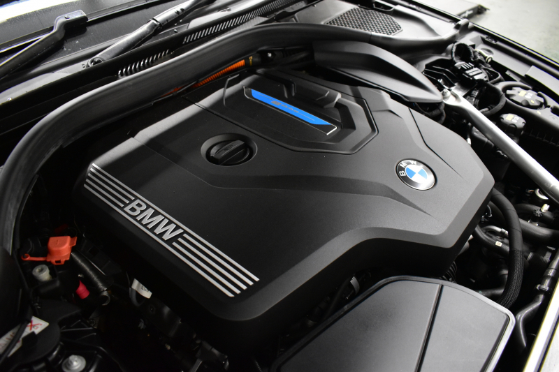 BMW 5シリーズ 530e Mｽﾎﾟｰﾂ ｴﾃﾞｨｼｮﾝｼﾞｮｲ+ LCI後期 PHEV 全席ﾋｰﾀｰ付茶革 新ﾃﾞｻﾞｲﾝLEDﾍｯﾄﾞﾗｲﾄ 可変ｻｽﾍﾟﾝｼｮﾝ ﾗｲﾌﾞｺｸﾋﾟｯﾄ ACC HUD LCW ﾀｯﾁﾊﾟﾈﾙﾅﾋﾞ3Dﾋﾞｭｰ全周囲ｶﾒ ﾌﾙｾｸﾞ 電動ﾄﾗﾝｸ 2年保証