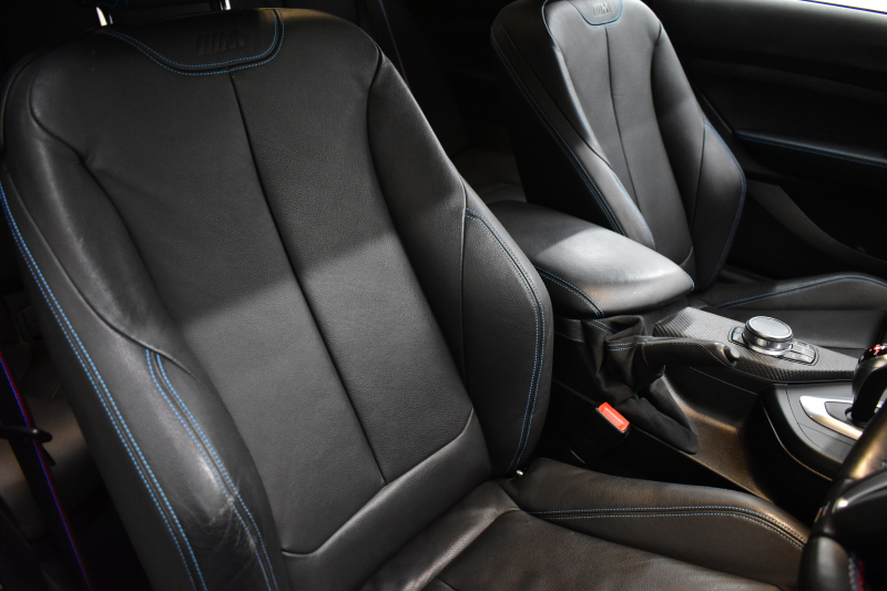 BMW Mシリーズ M2 ｴﾃﾞｨｼｮﾝﾌﾞﾗｯｸｼｬﾄﾞｳ LCI後期 100台限定 Mperformance19AW&ｶｰﾎﾞﾝﾃﾞｨﾌｭｰｻﾞｰ ﾋｰﾀｰ付黒革 ｱﾀﾞﾌﾟﾃｨﾌﾞﾍｷｻｺﾞﾅﾙLEDﾍｯﾄﾞﾗｲﾄ&ﾃｰﾙ ﾀｯﾁﾊﾟﾈﾙHDDﾅﾋﾞBｶﾒﾗ 車線逸脱&歩行者警告 衝突軽減ﾌﾞﾚｰｷ ｽﾏｰﾄｷｰ 2年保証