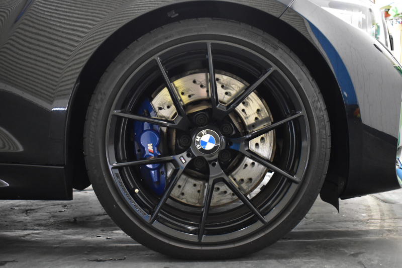 BMW Mシリーズ M2 ｴﾃﾞｨｼｮﾝﾌﾞﾗｯｸｼｬﾄﾞｳ LCI後期 100台限定 Mperformance19AW&ｶｰﾎﾞﾝﾃﾞｨﾌｭｰｻﾞｰ ﾋｰﾀｰ付黒革 ｱﾀﾞﾌﾟﾃｨﾌﾞﾍｷｻｺﾞﾅﾙLEDﾍｯﾄﾞﾗｲﾄ&ﾃｰﾙ ﾀｯﾁﾊﾟﾈﾙHDDﾅﾋﾞBｶﾒﾗ 車線逸脱&歩行者警告 衝突軽減ﾌﾞﾚｰｷ ｽﾏｰﾄｷｰ 2年保証