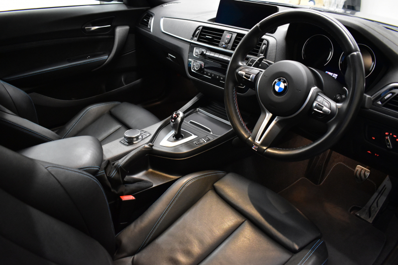 BMW Mシリーズ M2 ｴﾃﾞｨｼｮﾝﾌﾞﾗｯｸｼｬﾄﾞｳ LCI後期 100台限定 Mperformance19AW&ｶｰﾎﾞﾝﾃﾞｨﾌｭｰｻﾞｰ ﾋｰﾀｰ付黒革 ｱﾀﾞﾌﾟﾃｨﾌﾞﾍｷｻｺﾞﾅﾙLEDﾍｯﾄﾞﾗｲﾄ&ﾃｰﾙ ﾀｯﾁﾊﾟﾈﾙHDDﾅﾋﾞBｶﾒﾗ 車線逸脱&歩行者警告 衝突軽減ﾌﾞﾚｰｷ ｽﾏｰﾄｷｰ 2年保証