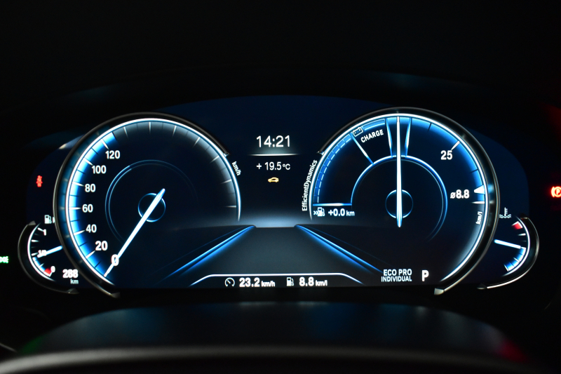 BMW 5シリーズ 530i Mｽﾎﾟｰﾂ ｲﾉﾍﾞｰｼｮﾝ＆ﾊｲﾗｲﾝP ｻﾝﾙｰﾌ 液晶ﾒｰﾀｰ  高出力ﾓﾃﾞﾙ  全席ﾋｰﾀｰ付黒革 HUD LEDﾍｯﾄﾞﾗｲﾄ 追従ACC 車線変更警告 ﾜｲﾔﾚｽ充電 ｼﾞｪｽﾁｬｰC ﾀｯﾁﾊﾟﾈﾙ対応iﾄﾞﾗｲﾌﾞHDDﾅﾋﾞﾌﾙｾｸﾞ 3Dﾋﾞｭｰ Pｱｼｽﾄﾌﾟﾗｽ 電動ﾄﾗﾝｸ 2年保証