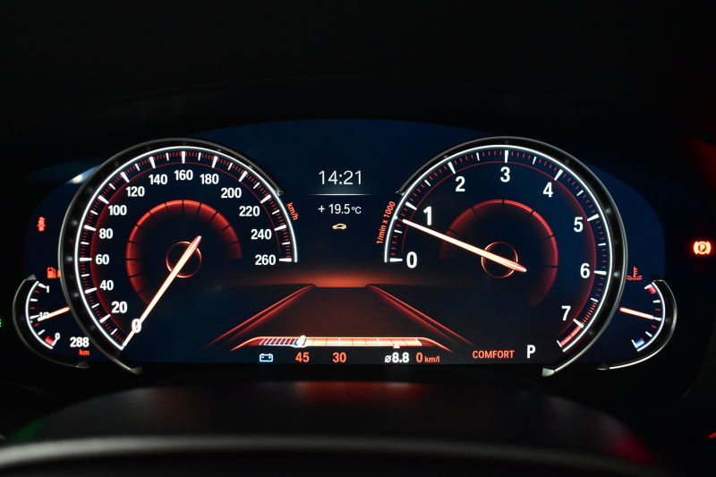 BMW 5シリーズ 530i Mｽﾎﾟｰﾂ ｲﾉﾍﾞｰｼｮﾝ＆ﾊｲﾗｲﾝP ｻﾝﾙｰﾌ 液晶ﾒｰﾀｰ  高出力ﾓﾃﾞﾙ  全席ﾋｰﾀｰ付黒革 HUD LEDﾍｯﾄﾞﾗｲﾄ 追従ACC 車線変更警告 ﾜｲﾔﾚｽ充電 ｼﾞｪｽﾁｬｰC ﾀｯﾁﾊﾟﾈﾙ対応iﾄﾞﾗｲﾌﾞHDDﾅﾋﾞﾌﾙｾｸﾞ 3Dﾋﾞｭｰ Pｱｼｽﾄﾌﾟﾗｽ 電動ﾄﾗﾝｸ 2年保証