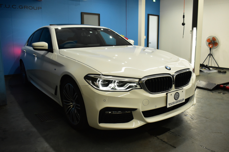 BMW 5シリーズ 530i Mｽﾎﾟｰﾂ ｲﾉﾍﾞｰｼｮﾝ＆ﾊｲﾗｲﾝP ｻﾝﾙｰﾌ 液晶ﾒｰﾀｰ  高出力ﾓﾃﾞﾙ  全席ﾋｰﾀｰ付黒革 HUD LEDﾍｯﾄﾞﾗｲﾄ 追従ACC 車線変更警告 ﾜｲﾔﾚｽ充電 ｼﾞｪｽﾁｬｰC ﾀｯﾁﾊﾟﾈﾙ対応iﾄﾞﾗｲﾌﾞHDDﾅﾋﾞﾌﾙｾｸﾞ 3Dﾋﾞｭｰ Pｱｼｽﾄﾌﾟﾗｽ 電動ﾄﾗﾝｸ 2年保証