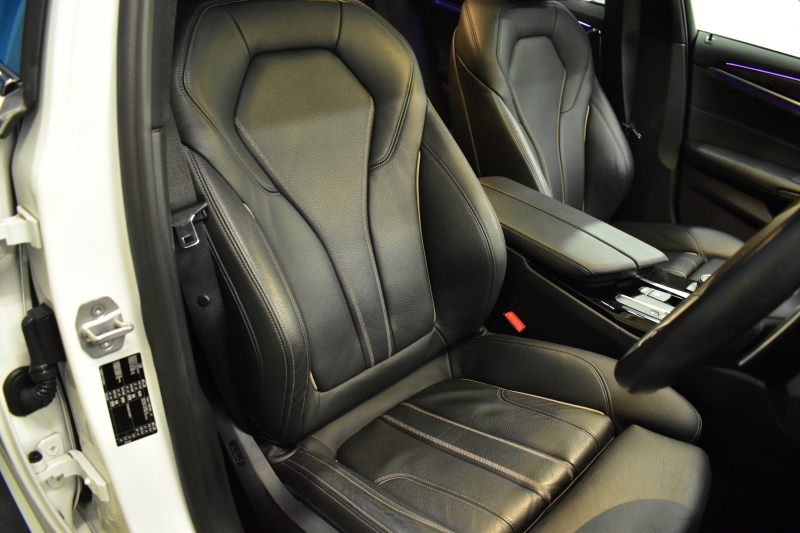 BMW 5シリーズ 530i Mｽﾎﾟｰﾂ ｲﾉﾍﾞｰｼｮﾝ＆ﾊｲﾗｲﾝP ｻﾝﾙｰﾌ 液晶ﾒｰﾀｰ  高出力ﾓﾃﾞﾙ  全席ﾋｰﾀｰ付黒革 HUD LEDﾍｯﾄﾞﾗｲﾄ 追従ACC 車線変更警告 ﾜｲﾔﾚｽ充電 ｼﾞｪｽﾁｬｰC ﾀｯﾁﾊﾟﾈﾙ対応iﾄﾞﾗｲﾌﾞHDDﾅﾋﾞﾌﾙｾｸﾞ 3Dﾋﾞｭｰ Pｱｼｽﾄﾌﾟﾗｽ 電動ﾄﾗﾝｸ 2年保証