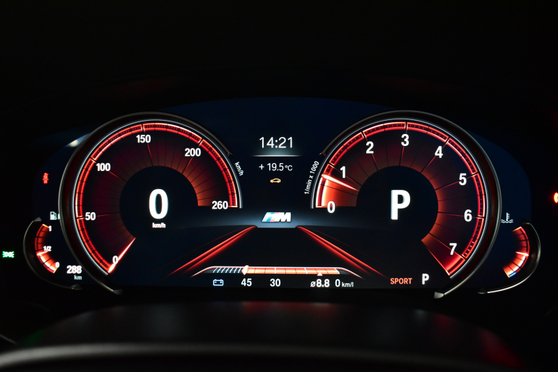 BMW 5シリーズ 530i Mｽﾎﾟｰﾂ ｲﾉﾍﾞｰｼｮﾝ＆ﾊｲﾗｲﾝP ｻﾝﾙｰﾌ 液晶ﾒｰﾀｰ  高出力ﾓﾃﾞﾙ  全席ﾋｰﾀｰ付黒革 HUD LEDﾍｯﾄﾞﾗｲﾄ 追従ACC 車線変更警告 ﾜｲﾔﾚｽ充電 ｼﾞｪｽﾁｬｰC ﾀｯﾁﾊﾟﾈﾙ対応iﾄﾞﾗｲﾌﾞHDDﾅﾋﾞﾌﾙｾｸﾞ 3Dﾋﾞｭｰ Pｱｼｽﾄﾌﾟﾗｽ 電動ﾄﾗﾝｸ 2年保証