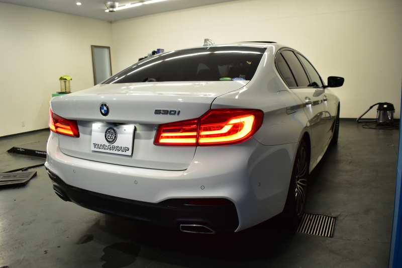 BMW 5シリーズ 530i Mｽﾎﾟｰﾂ ｲﾉﾍﾞｰｼｮﾝ＆ﾊｲﾗｲﾝP ｻﾝﾙｰﾌ 液晶ﾒｰﾀｰ  高出力ﾓﾃﾞﾙ  全席ﾋｰﾀｰ付黒革 HUD LEDﾍｯﾄﾞﾗｲﾄ 追従ACC 車線変更警告 ﾜｲﾔﾚｽ充電 ｼﾞｪｽﾁｬｰC ﾀｯﾁﾊﾟﾈﾙ対応iﾄﾞﾗｲﾌﾞHDDﾅﾋﾞﾌﾙｾｸﾞ 3Dﾋﾞｭｰ Pｱｼｽﾄﾌﾟﾗｽ 電動ﾄﾗﾝｸ 2年保証