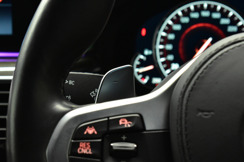 BMW 5シリーズ 530i Mｽﾎﾟｰﾂ ｲﾉﾍﾞｰｼｮﾝ＆ﾊｲﾗｲﾝP ｻﾝﾙｰﾌ 液晶ﾒｰﾀｰ  高出力ﾓﾃﾞﾙ  全席ﾋｰﾀｰ付黒革 HUD LEDﾍｯﾄﾞﾗｲﾄ 追従ACC 車線変更警告 ﾜｲﾔﾚｽ充電 ｼﾞｪｽﾁｬｰC ﾀｯﾁﾊﾟﾈﾙ対応iﾄﾞﾗｲﾌﾞHDDﾅﾋﾞﾌﾙｾｸﾞ 3Dﾋﾞｭｰ Pｱｼｽﾄﾌﾟﾗｽ 電動ﾄﾗﾝｸ 2年保証